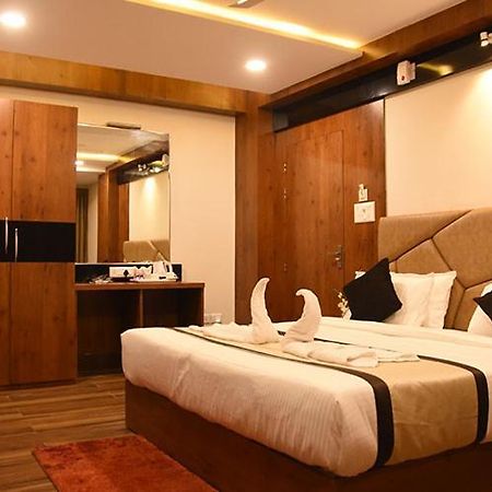 Hotel Royal City 西里古里 外观 照片