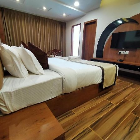 Hotel Royal City 西里古里 外观 照片