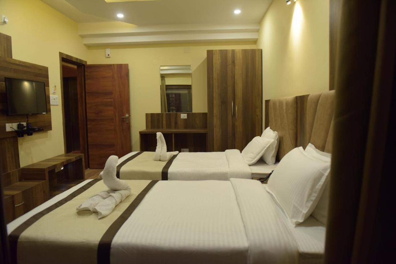 Hotel Royal City 西里古里 外观 照片
