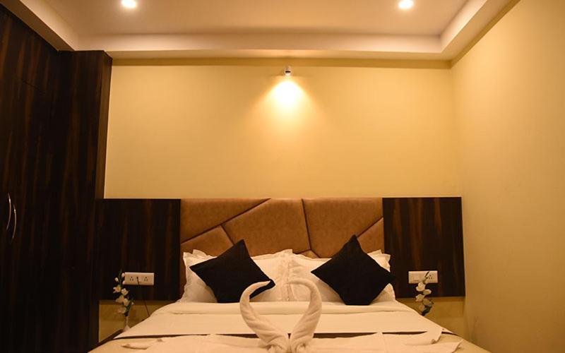 Hotel Royal City 西里古里 外观 照片