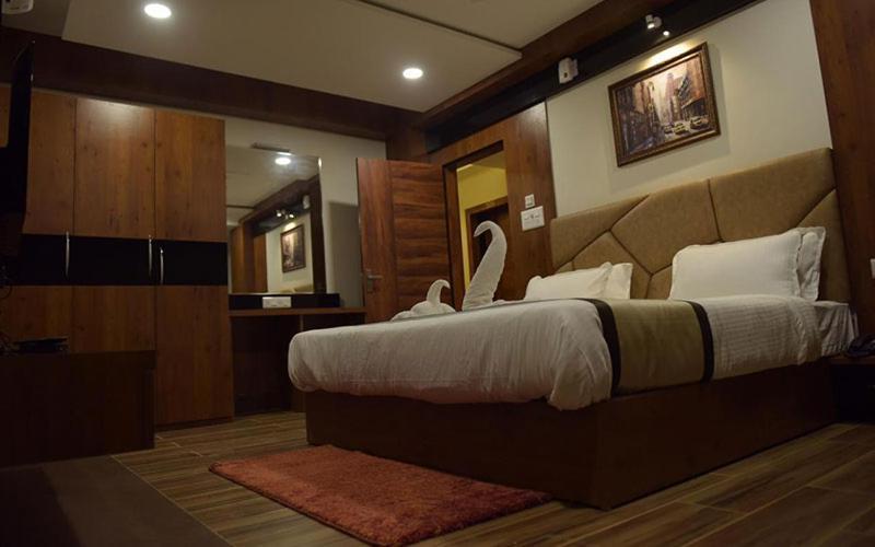 Hotel Royal City 西里古里 外观 照片
