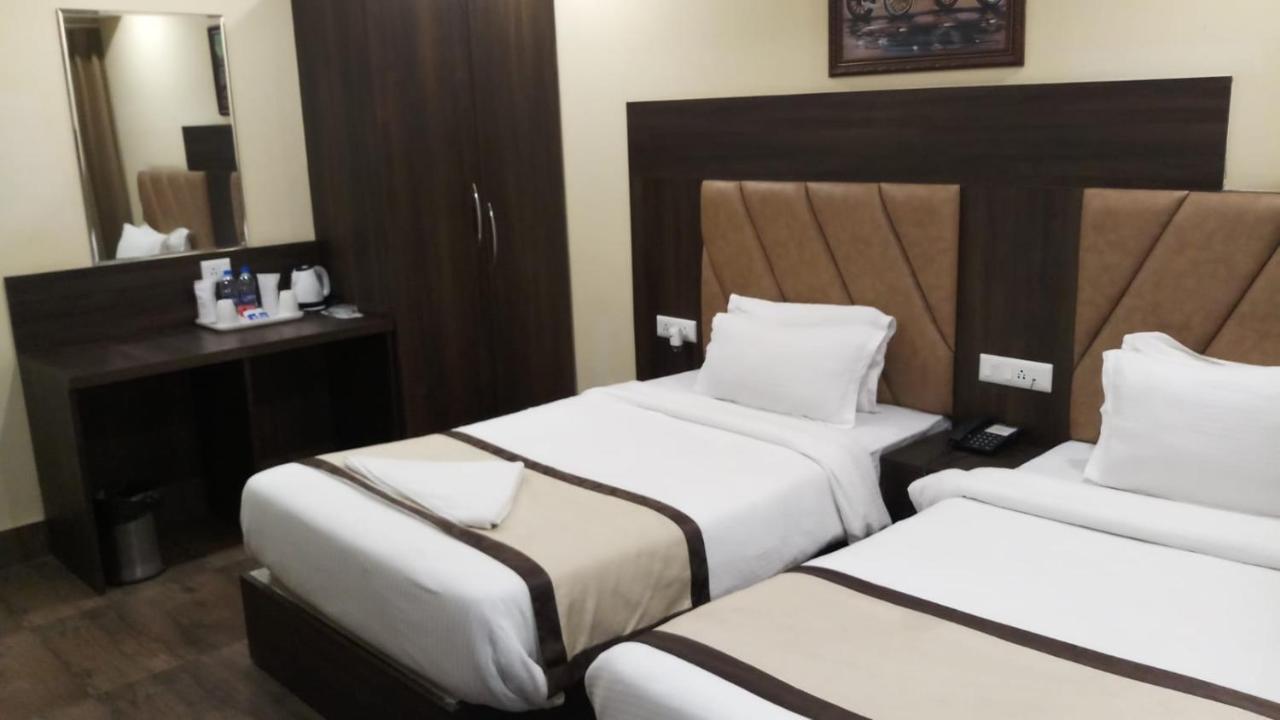 Hotel Royal City 西里古里 外观 照片