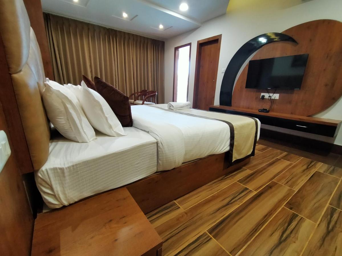 Hotel Royal City 西里古里 外观 照片