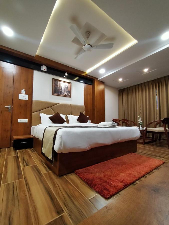 Hotel Royal City 西里古里 外观 照片