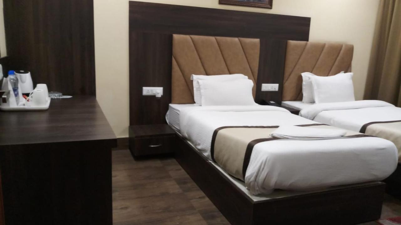 Hotel Royal City 西里古里 外观 照片