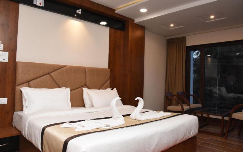 Hotel Royal City 西里古里 外观 照片