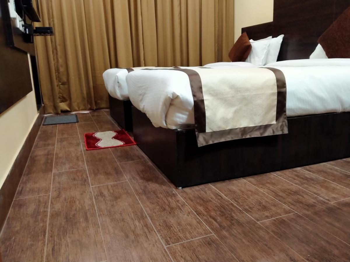 Hotel Royal City 西里古里 外观 照片